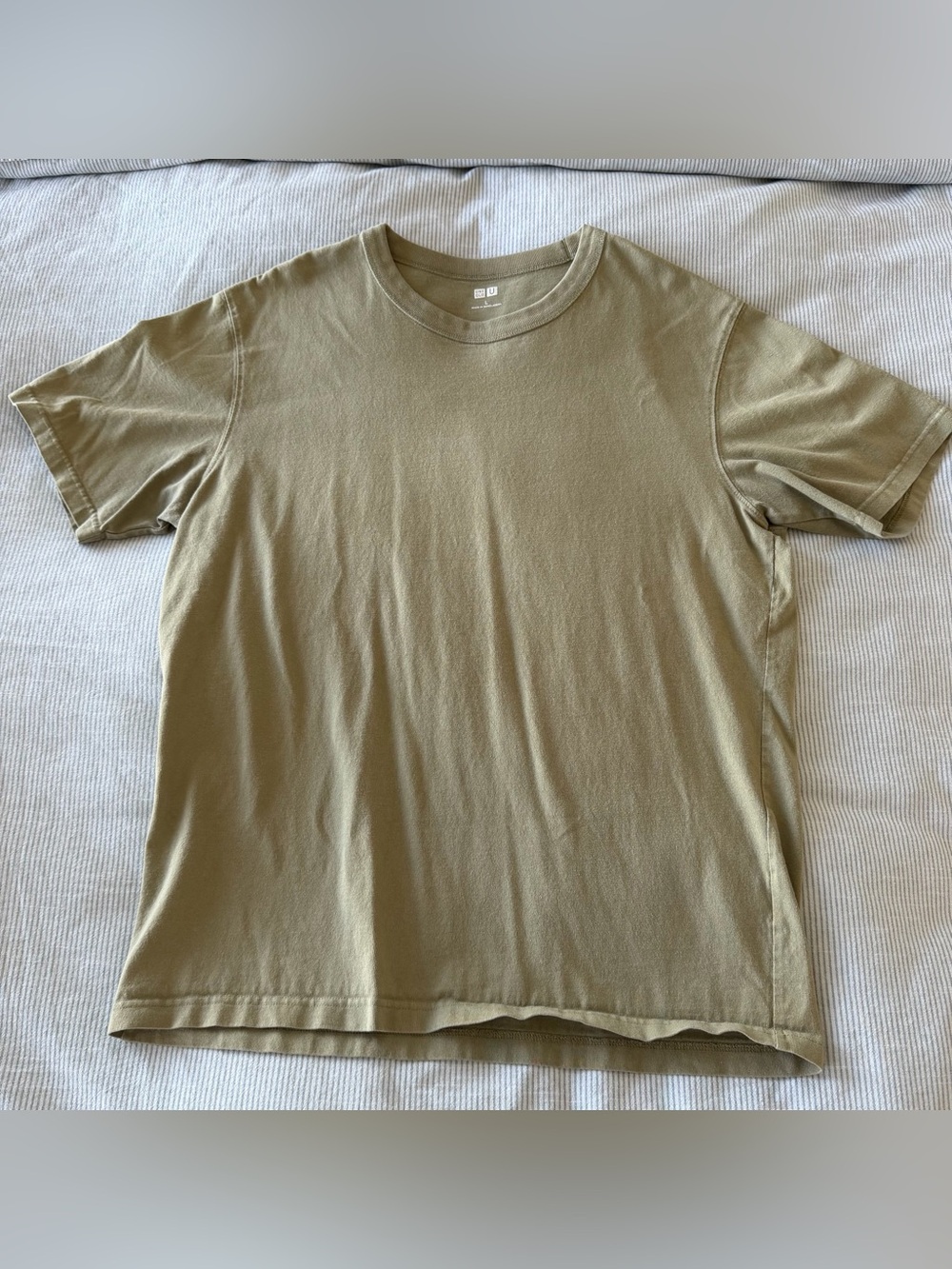 Uniqlo Men's Green Short Sleeve Crew Neck Tee